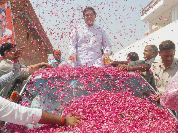 Firoz Varun Gandhi in a road show at Sultanpur city after file his nomination